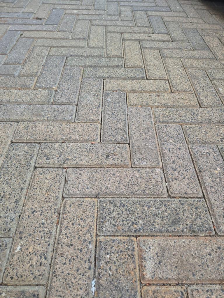 Gebruikte betonnen klinkers voor oprit of terras, Tuin en Terras, Tegels en Klinkers, Ophalen, Gebruikt, Klinkers, 10 m² of meer