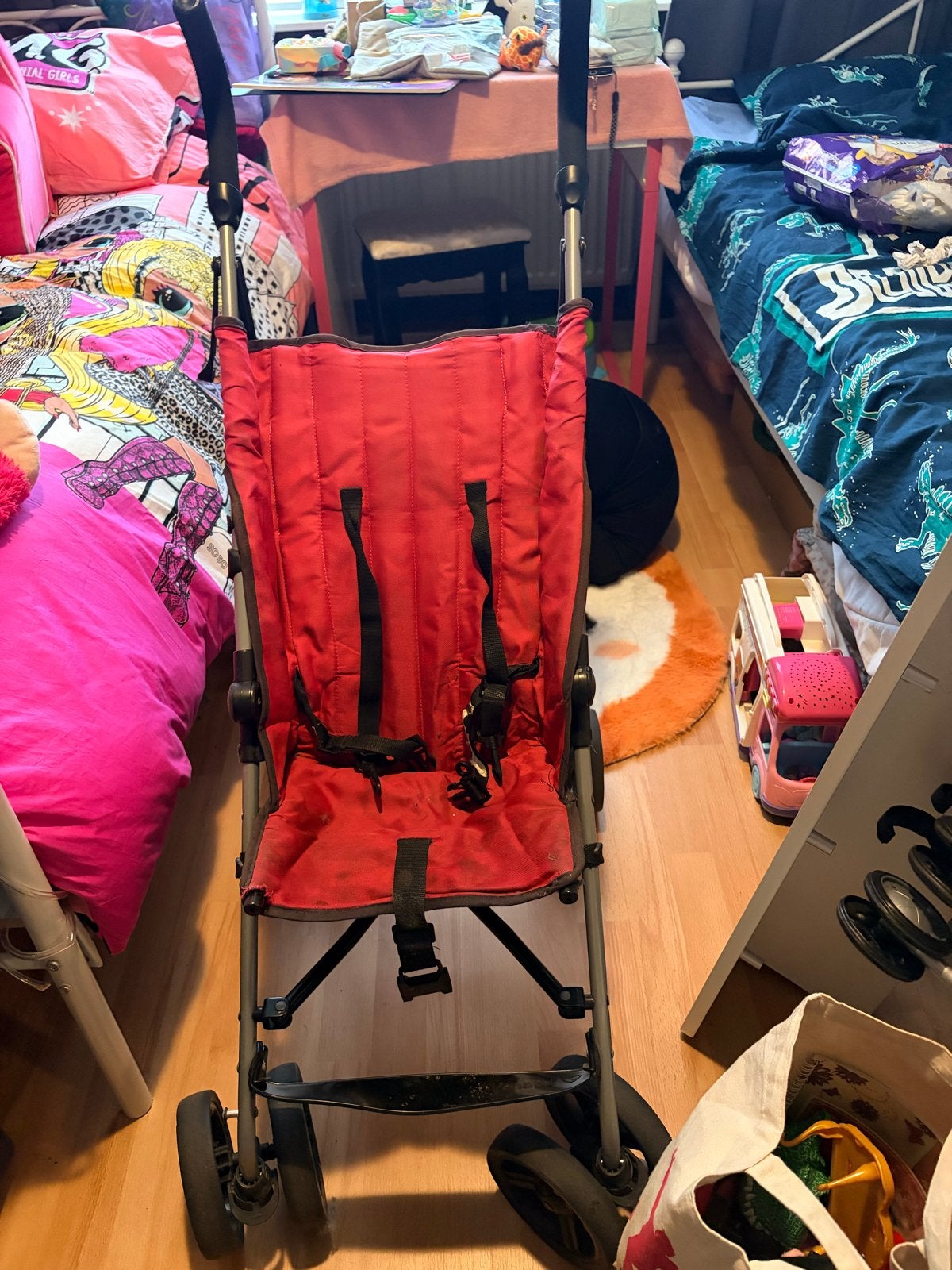 Rode lichtgewicht buggy - Compact en handig voor onderweg, Kinderen en Baby's, Buggy's, Ophalen, Gebruikt, Overige merken