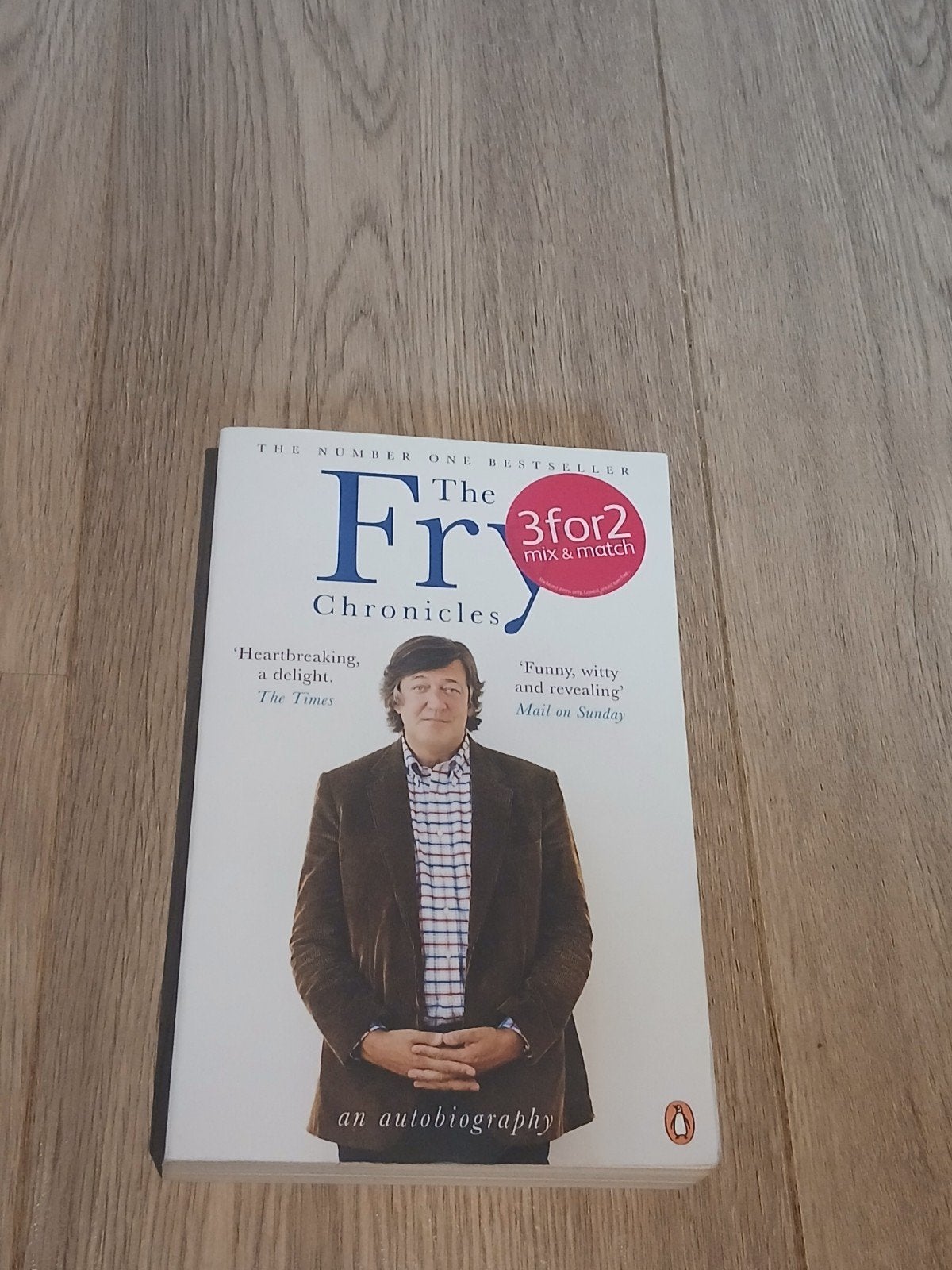 Stephen Fry - The Fry Chronicles (Engels), Boeken, Ophalen of Verzenden, Gelezen, Stephen Fry, Film, Tv en Media