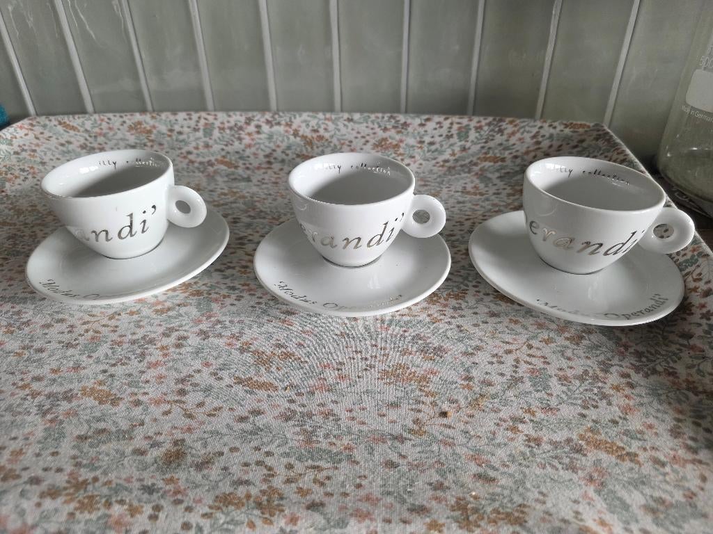 Illy 3 capuchino set, Ophalen of Verzenden, Nieuw, Porselein, Kop en/of schotel