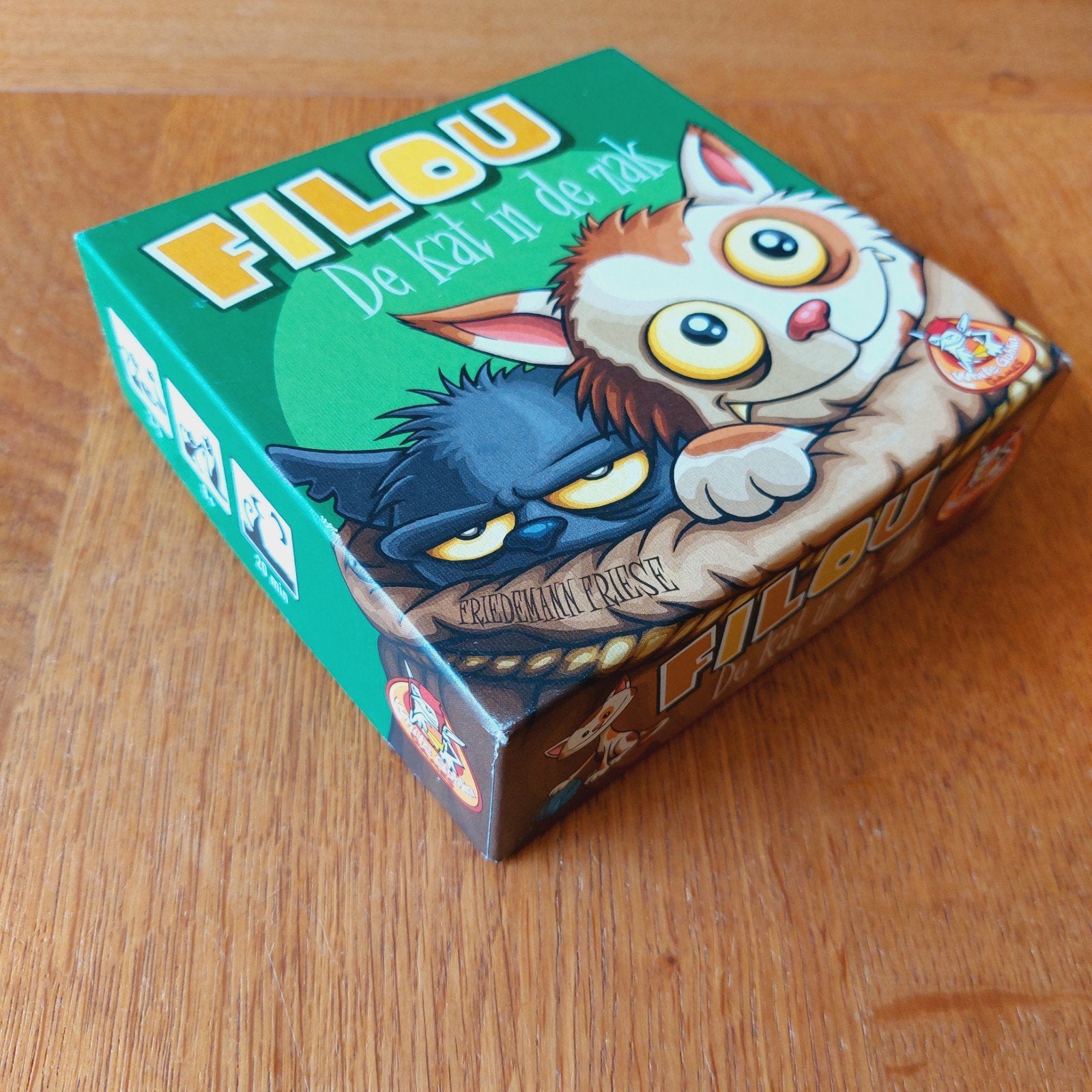 Filou: De Kat in de Zak - Leuk kaartspel voor het hele gezin, Een of twee spelers, Ophalen of Verzenden, Zo goed als nieuw, White Goblin Games