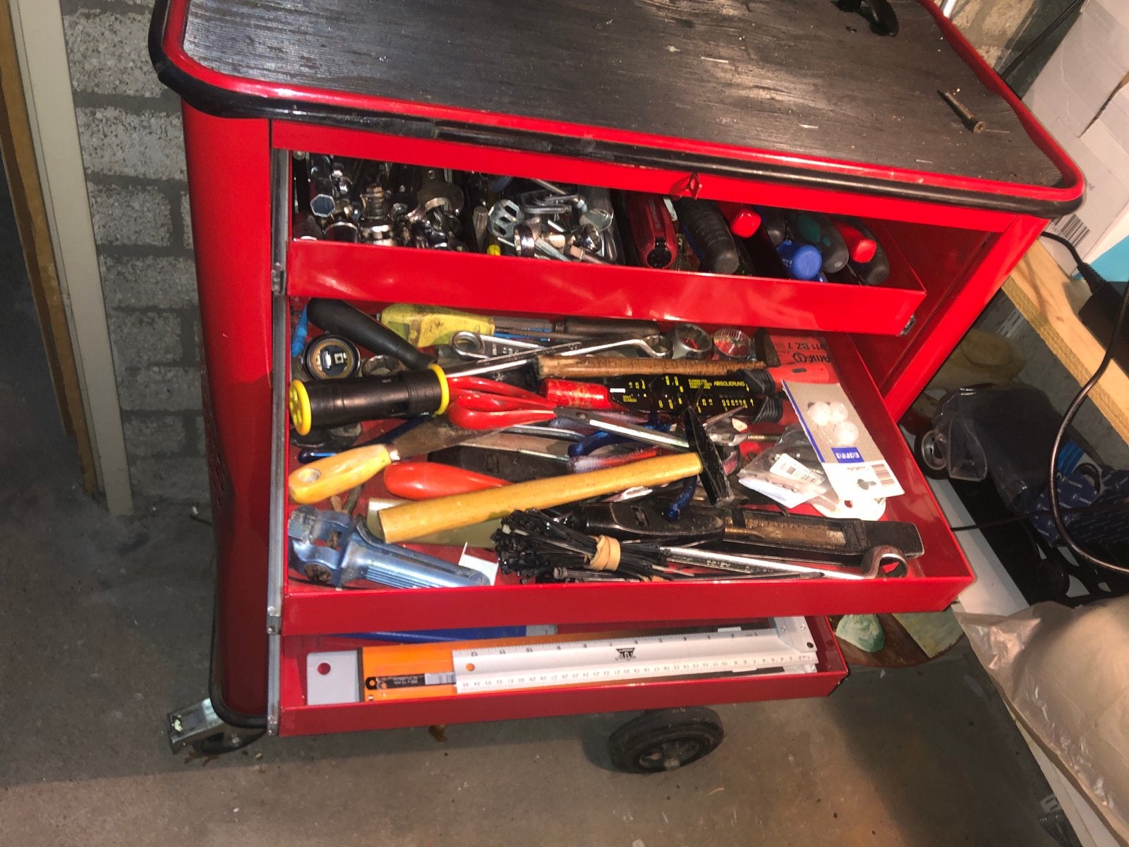 Gevulde Verrijdbare Gereedschapswagen met Slot, Ophalen, Gevuld, Gebruikt