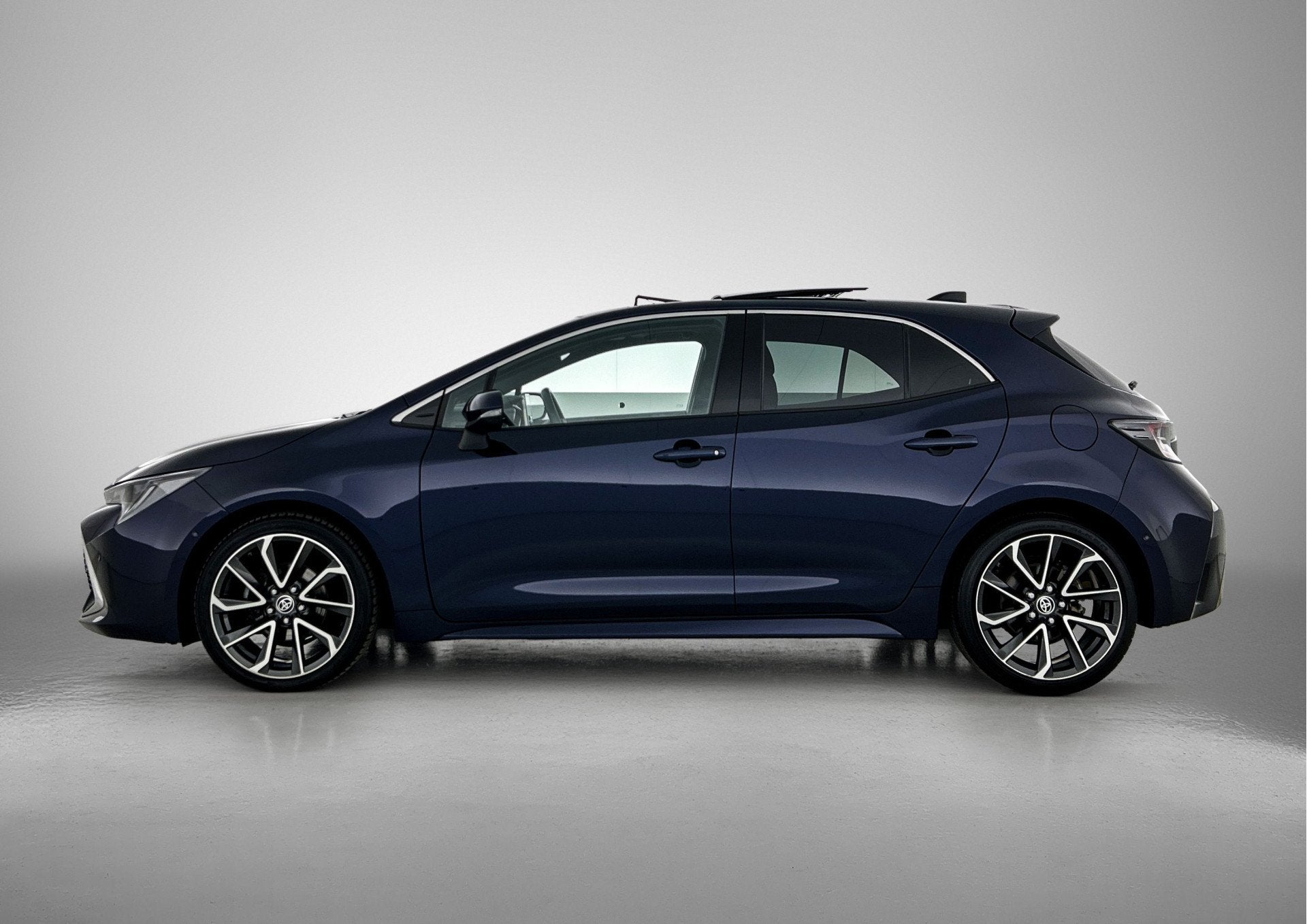 Toyota Corolla 1.8 Hybrid Executive | BTW Voertuig | Panoram, Auto's, 12 maanden, 450 kg, Gebruikt, 4 cilinders