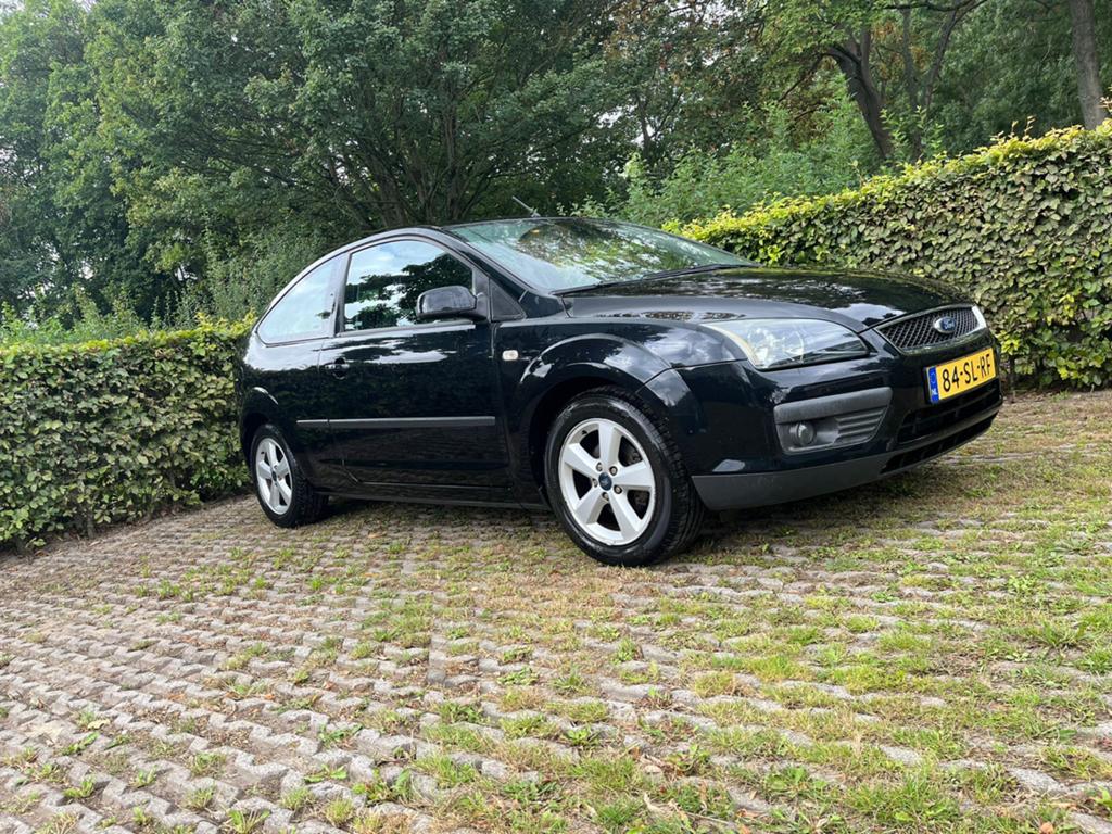 Ford Focus 1.6 74KW 3D 2006 Zwart, Auto's, Ford, 1596 cc, 15 km/l, 4 cilinders, Origineel Nederlands
