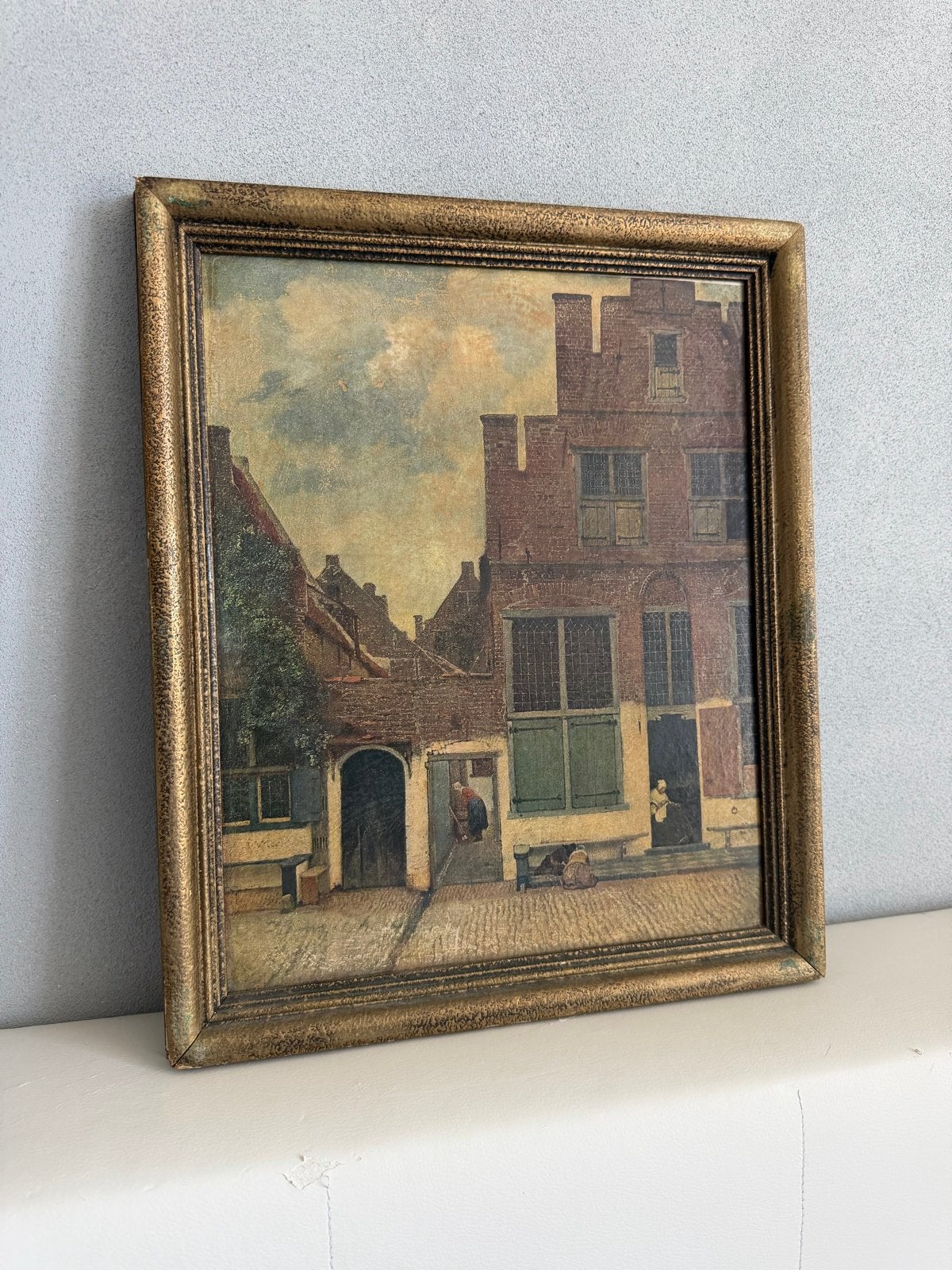 Klassiek Schilderij "Het Straatje" (Vermeer) in Gouden Lijst, Antiek en Kunst, Kunst | Schilderijen | Klassiek, Paneel, Bijzondere lijst