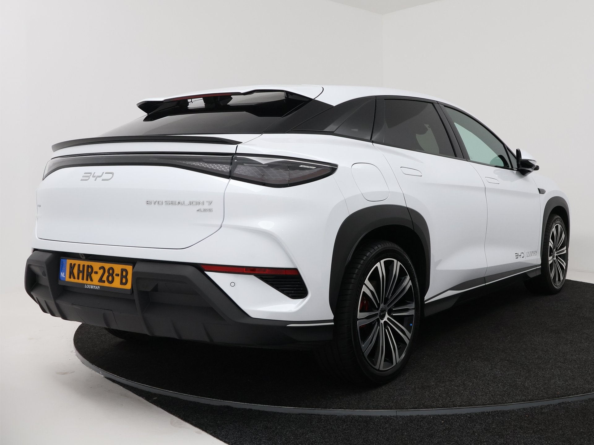BYD SEALION 7 Design AWD 82.5 kWh | Trekhaak afneembaar, Auto's, BYD, Automaat, 12 maanden, Zwart, 82 kWh