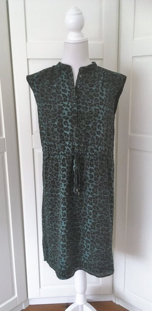 Kiomi zgan groene mouwloze panter leopard mini jurk 38 M, Kleding | Dames, Maat 38/40 (M), Kiomi, Ophalen of Verzenden, Zo goed als nieuw