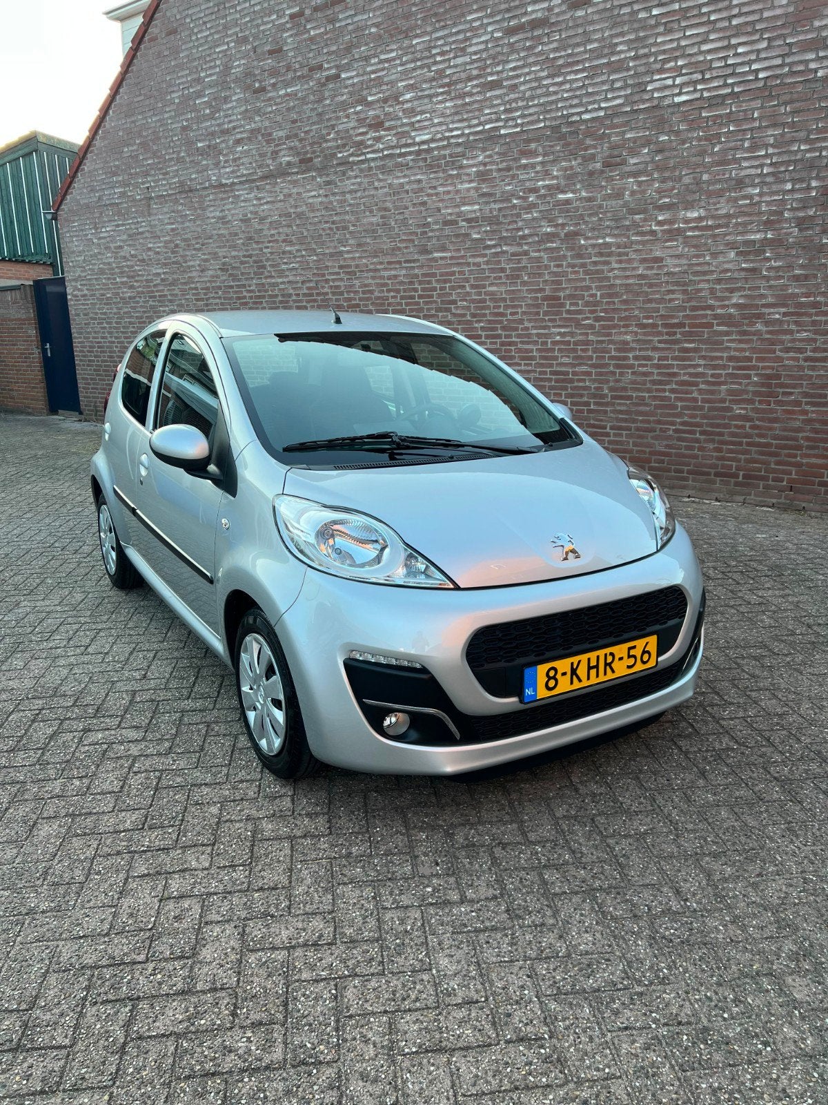 Peugeot 107 1.0 12V 5DR 2013 Grijs, 37.000 km, Voorwielaandrijving, 4 stoelen, Origineel Nederlands, Handgeschakeld