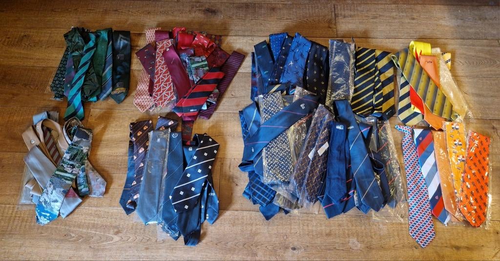 Grote collectie van 141 stropdassen diverse bedrijven, Kleding | Heren, Stropdassen, Gedragen, Met patroon, Blauw, Ophalen of Verzenden