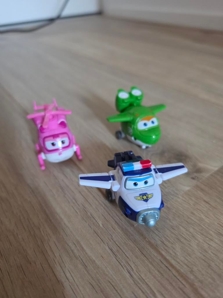 Super Wings world airport crew transformer vliegtuigen, Kinderen en Baby's, Speelgoed | Speelgoedvoertuigen, Ophalen of Verzenden