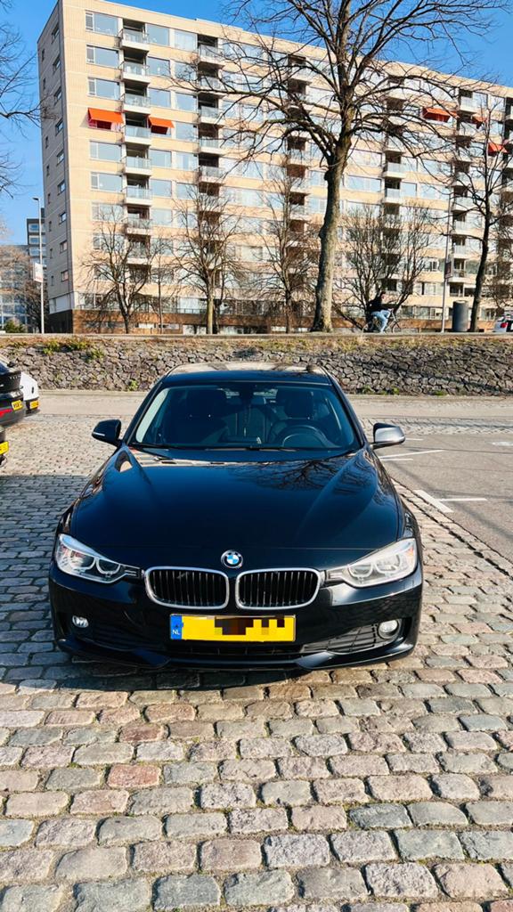 BMW 3-Serie 1.6I 320EDE 125KW Aut8 (f30) 2014 Zwart, Auto's, Achterwielaandrijving, 4 cilinders, Zwart, Origineel Nederlands