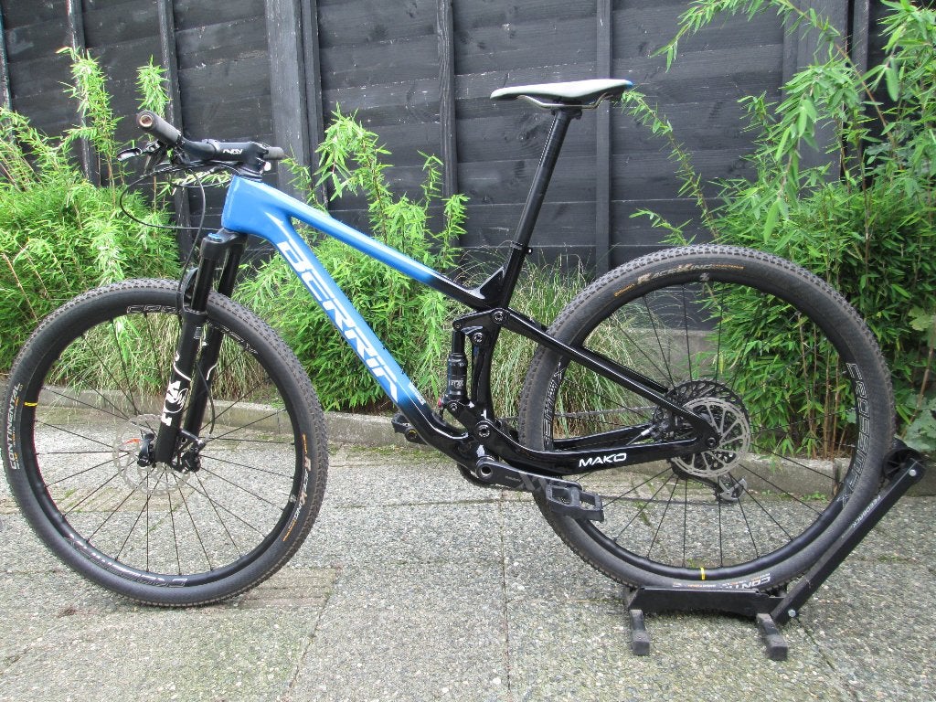 BERRIA MAKO / XX1 Maat M., Fietsen en Brommers, 45 tot 49 cm, Zo goed als nieuw, Schijfrem, Ophalen