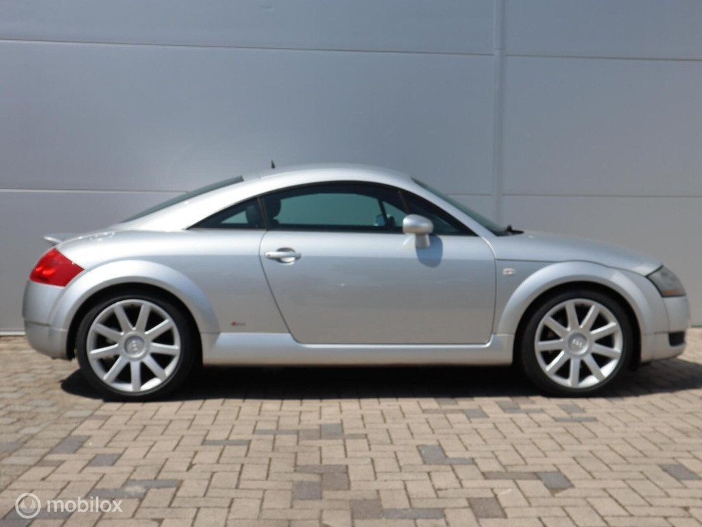 Audi TT 1.8 5V Turbo quattro, Auto's, Audi, TT, Zwart, 4 cilinders, 4 stoelen