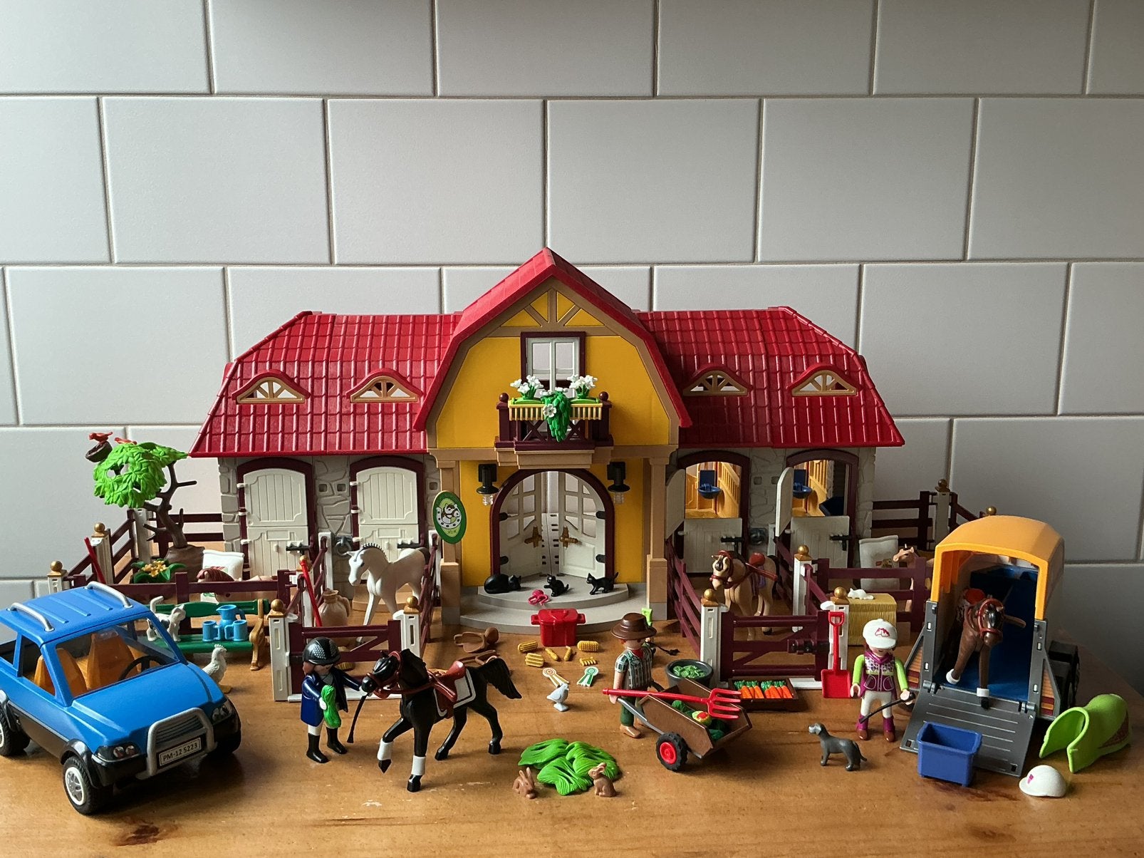 Foto 2 van PLAYMOBIL UITGEBREIDE GROTE PAARDENMANEGE 🐎 🐎 SUPERSET !!