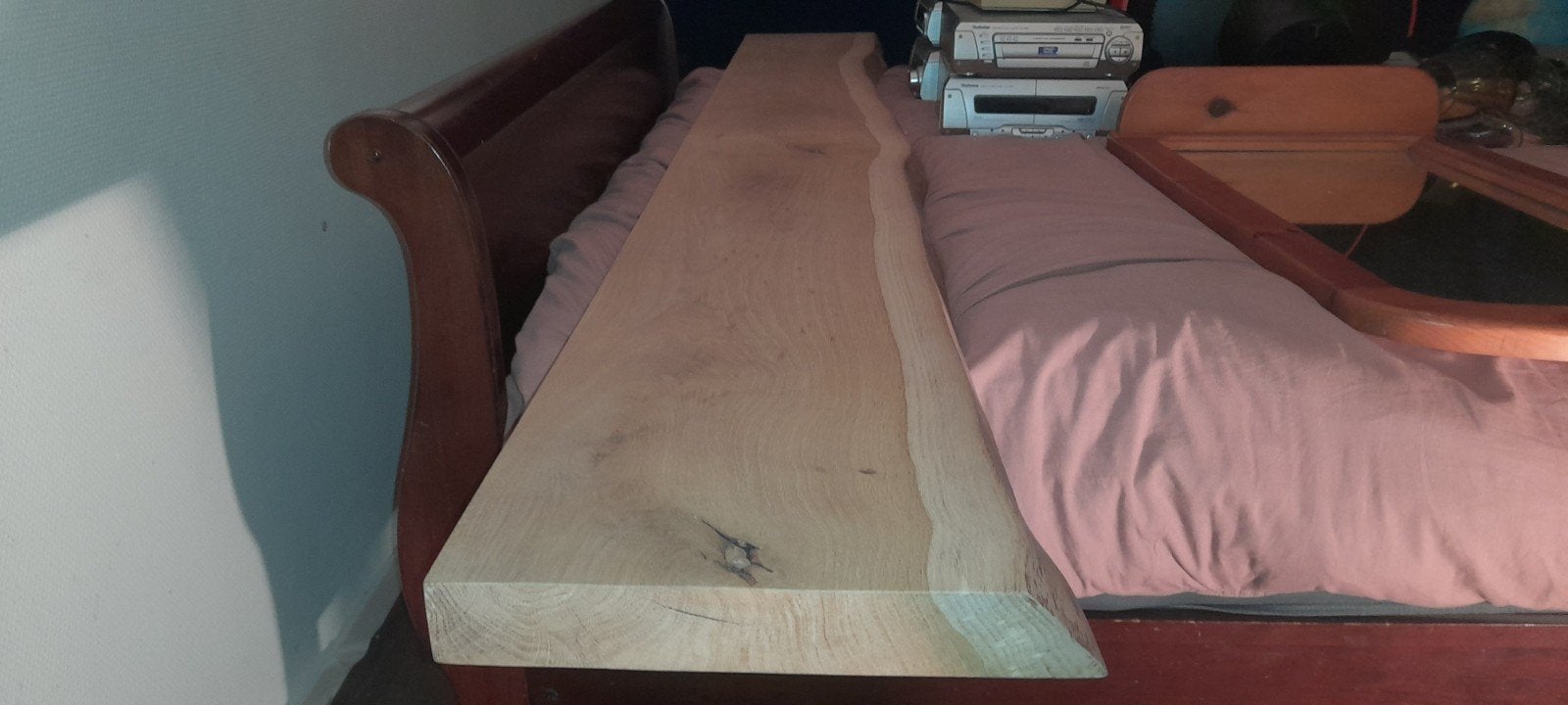 Massief eiken boomstamplank – 236 cm (gelakt), Doe-het-zelf en Verbouw, 25 tot 50 mm, Eiken, Ophalen of Verzenden, Zo goed als nieuw