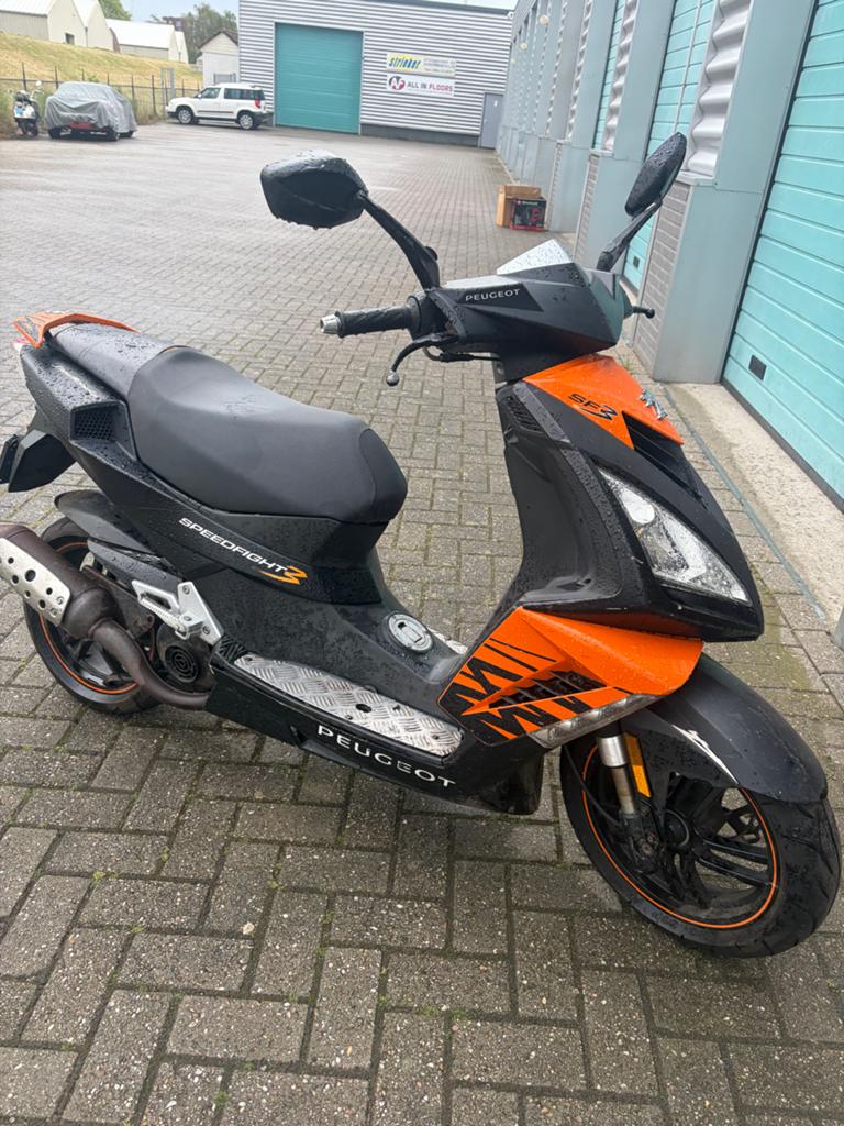 Peugeot Speedfight 3 Scooter - Oranje/Zwart, Ophalen, Zo goed als nieuw, Benzine, Peugeot