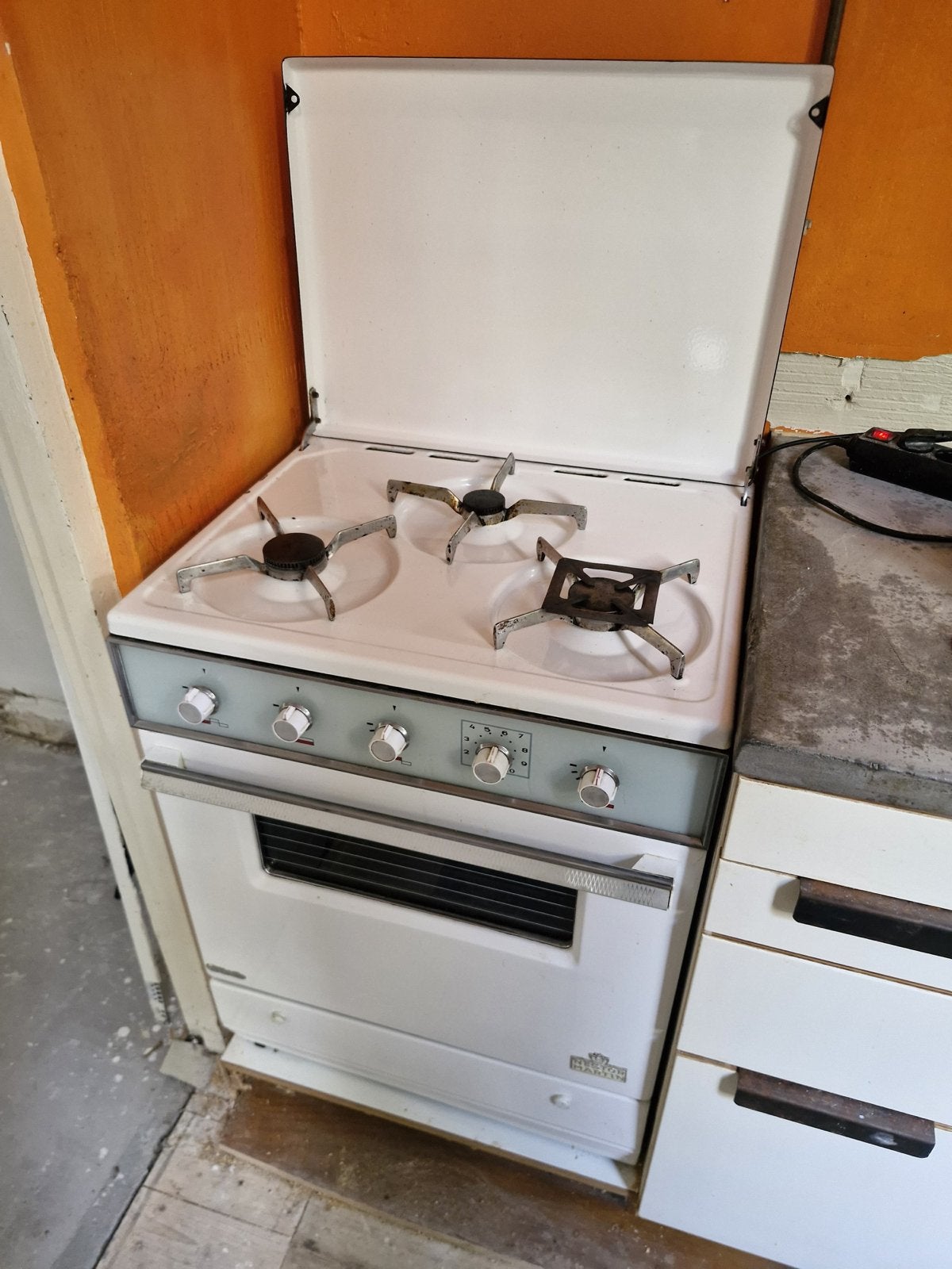 gasfornuis (3-pits) met oven - Cuisinette 332, Ophalen, Gebruikt, 3 kookzones of minder, Gas