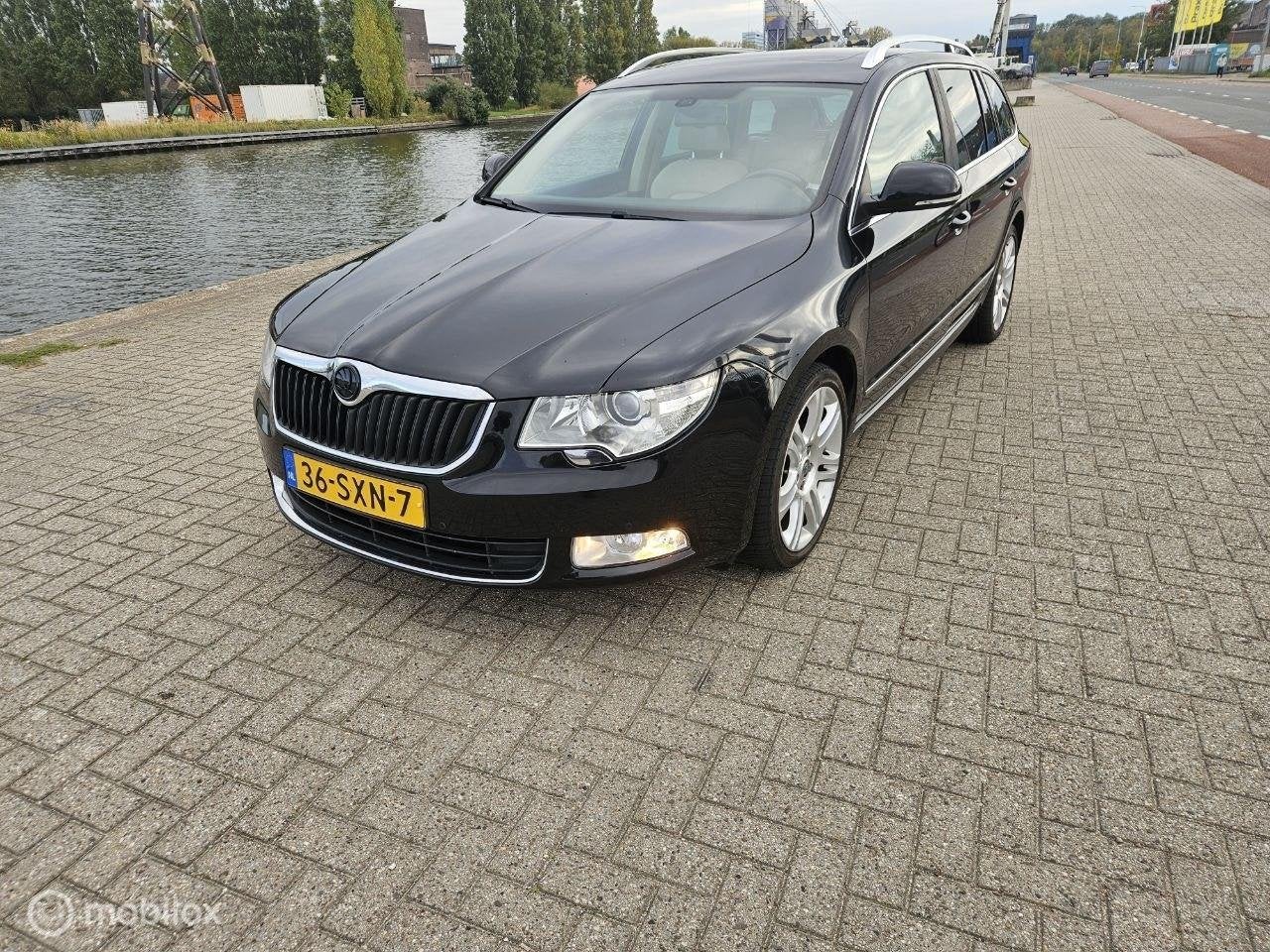 Skoda Superb Combi 1.8 TSI Elegance Business Line, Auto's, Euro 5, Gebruikt, 4 cilinders, 700 kg