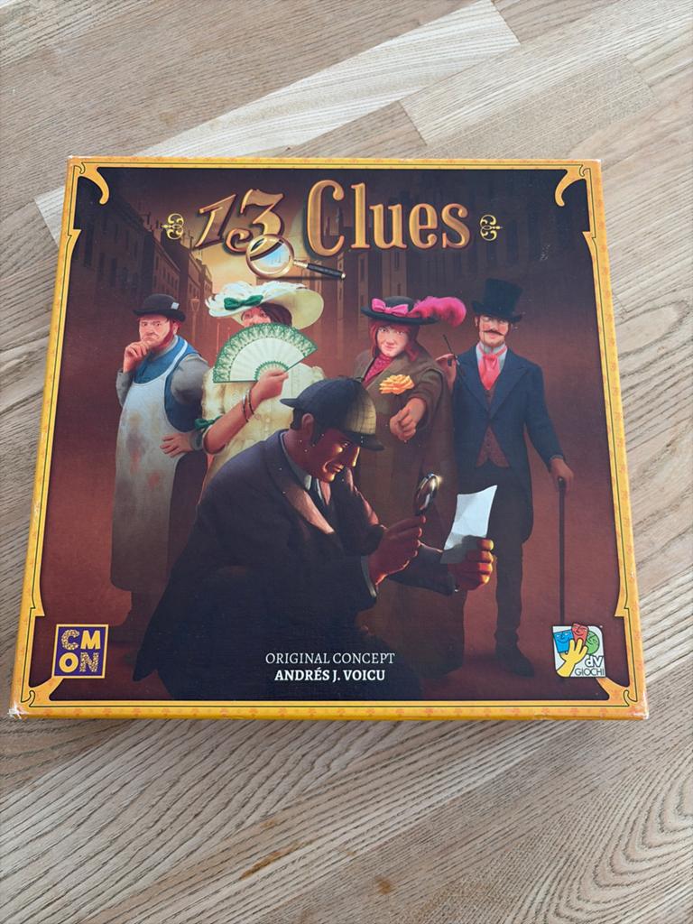 13 Clues Bordspel - Mysterieus Detective Spel, Drie of vier spelers, Ophalen of Verzenden, Zo goed als nieuw