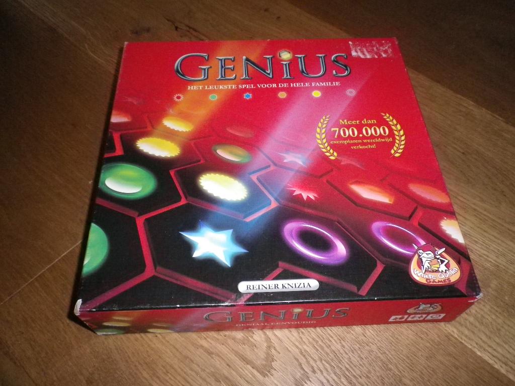Genius, Hobby en Vrije tijd, Gezelschapsspellen | Bordspellen, Ophalen of Verzenden, Zo goed als nieuw, White goblin games