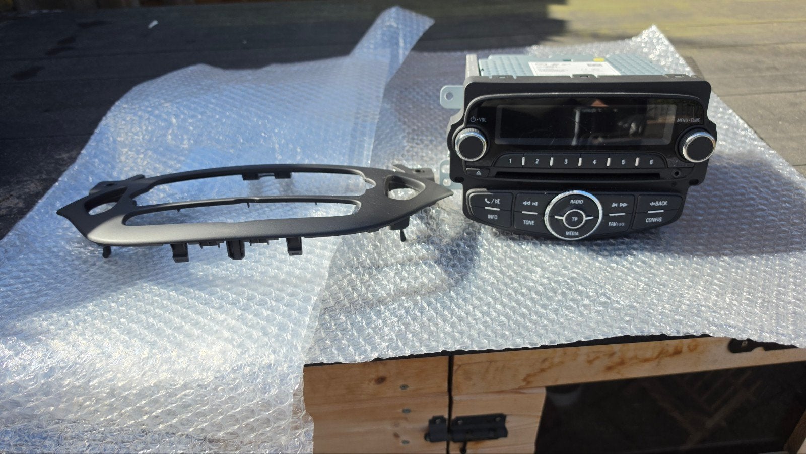 Opel corsa Radio met Frame, Auto diversen, Ophalen of Verzenden, Gebruikt