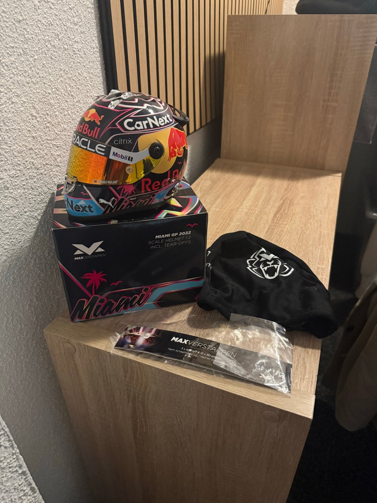 Max Verstappen Miami GP 2022 Schaalmodel Helm, Verzamelen, Automerken, Motoren en Formule 1, Ophalen of Verzenden, Zo goed als nieuw