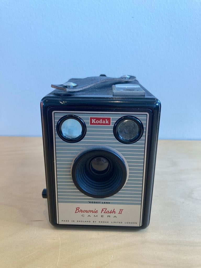 Vintage Kodak Brownie Flash II Camera Bakeliet, Ophalen of Verzenden, Zo goed als nieuw, Compact, Kodak