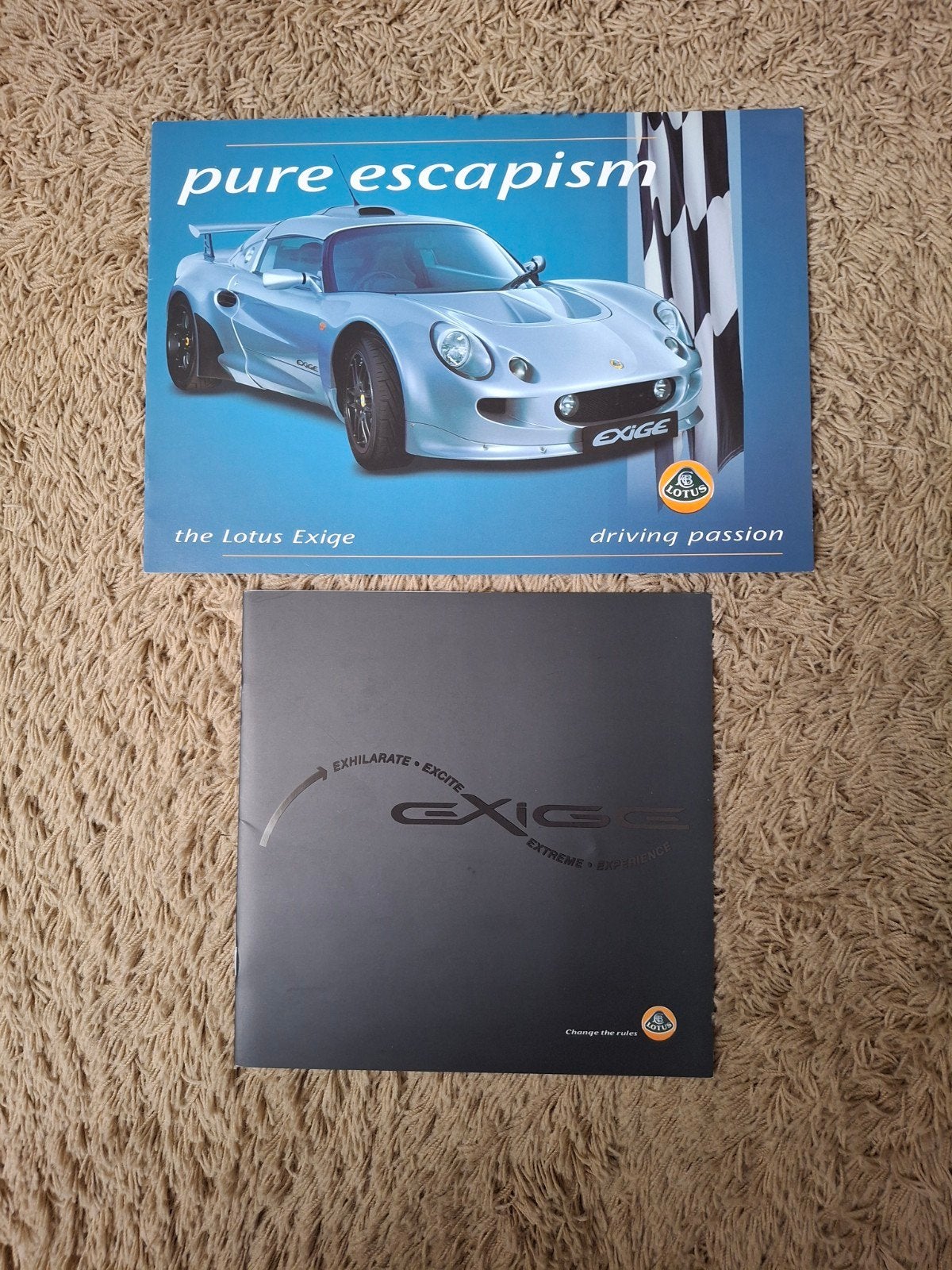 2x autofolder Lotus Exige, Verzenden, Zo goed als nieuw, Overige merken
