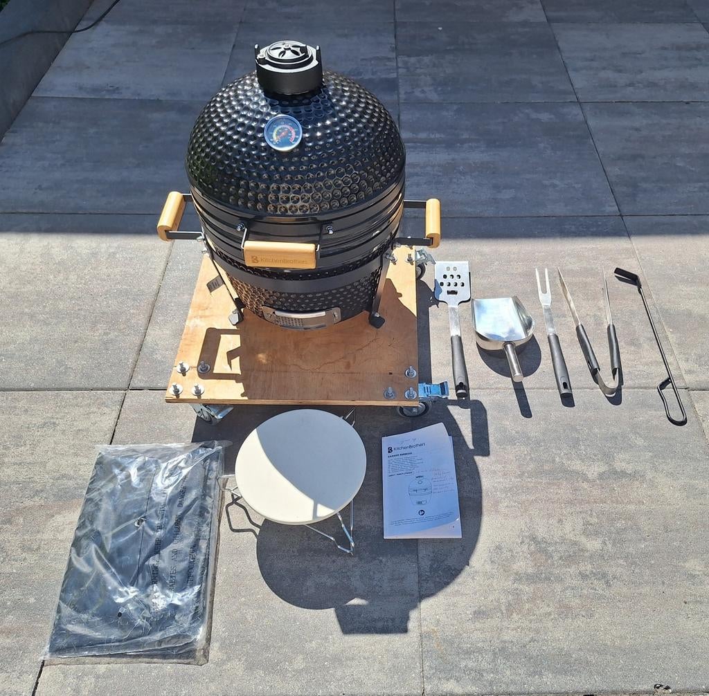KitchenBrothers Kamado 16 inch (34 cm) - Deluxe Set - Zwart, Ophalen, Zo goed als nieuw, KitchenBrothers