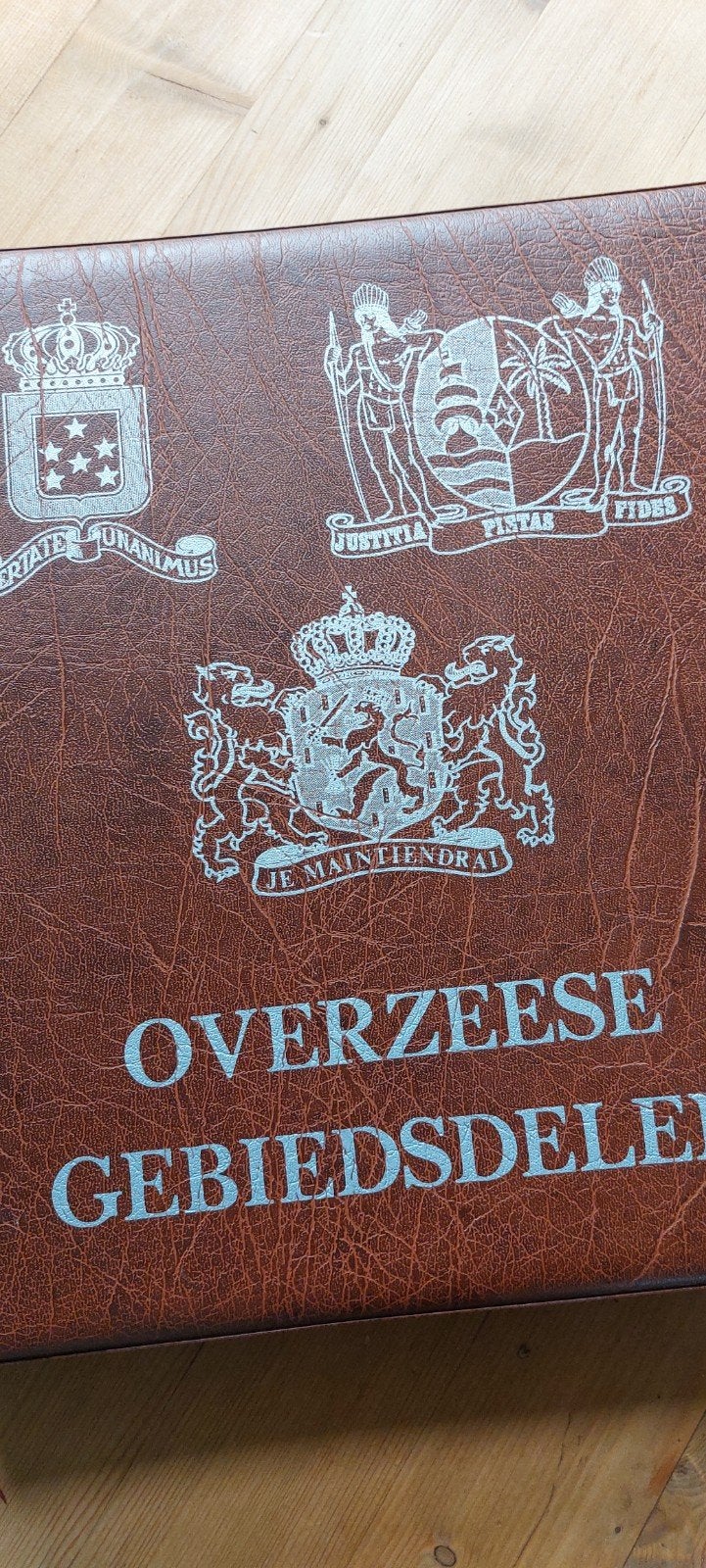 Muntenalbum overzeese gebied, Ophalen