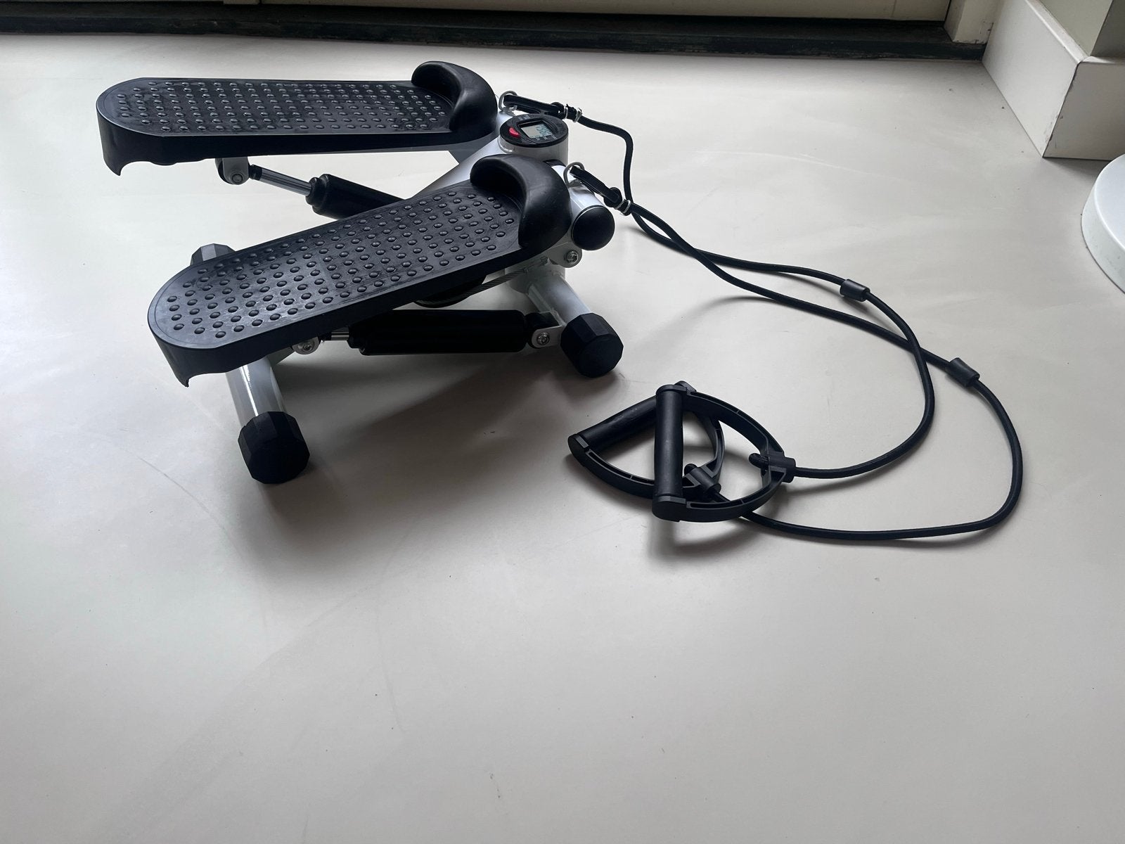 Compacte Stepper met Weerstandsbanden en Display, Ophalen, Stepapparaat, Zo goed als nieuw, Metaal