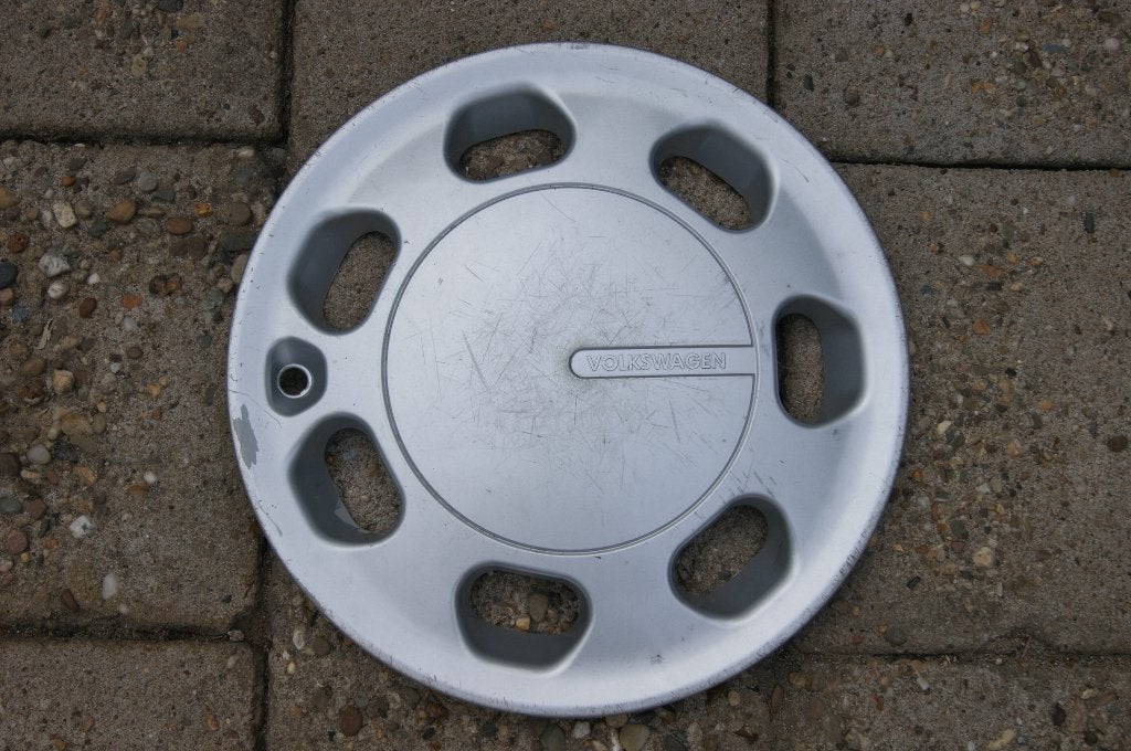 1 losse originele wieldop Volkswagen Passat 14 inch (Model 1, Auto diversen, Wieldoppen, Ophalen of Verzenden, Gebruikt