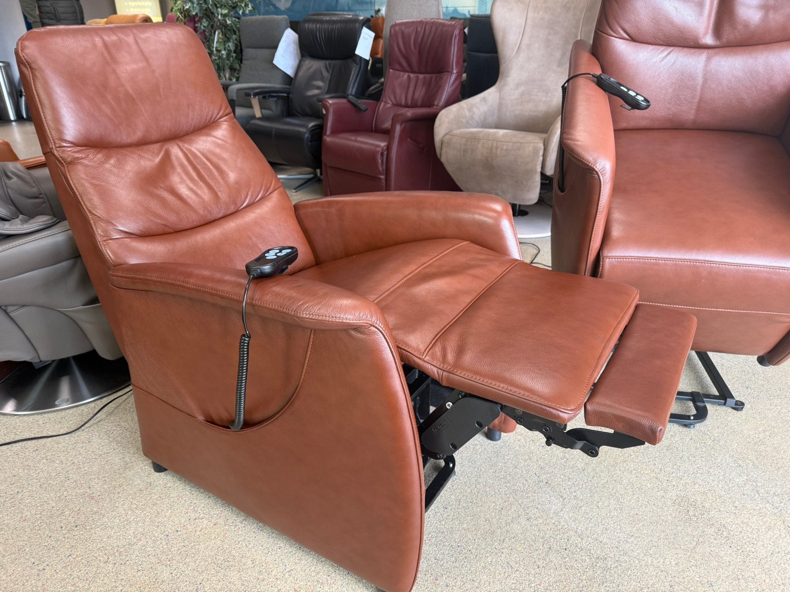 De Toekomst sta op relax stoel bezorging en garantie, Huis en Inrichting, Fauteuils, Ophalen of Verzenden, Zo goed als nieuw, Leer