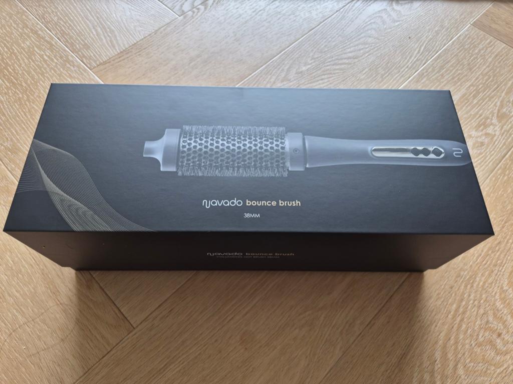 Njavado Bounce Brush - Zo goed als nieuw, Ophalen of Verzenden, Zo goed als nieuw, Haarverzorging