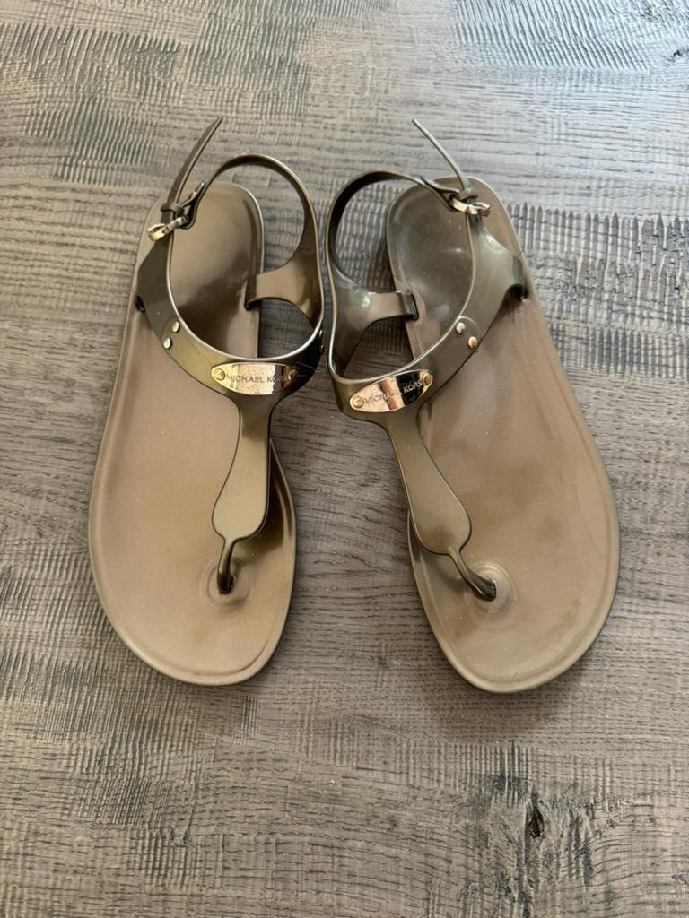 Michael Kors slippers – maat 39 – nieuwprijs €120, Kleding | Dames, Ophalen of Verzenden, Zo goed als nieuw