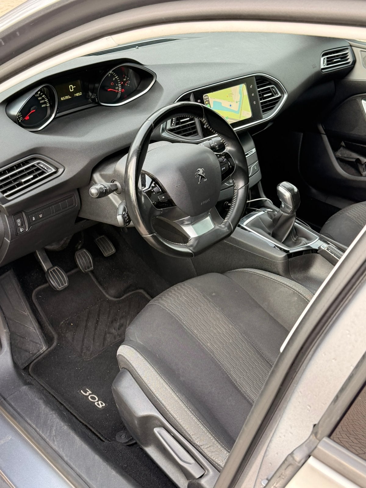 Foto 10 van Peugeot 308 1.2E-THP 81/110 5-D 2016 Grijs CARPLAY PANO