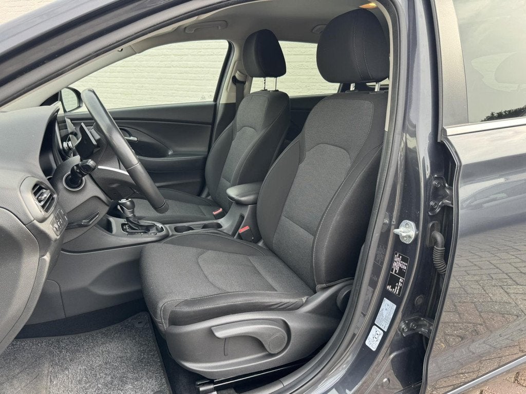 Hyundai I30 1.5 T-GDi 160PK MHEV Premium Sky Automaat Led Ca, Stof, Gebruikt, 4 cilinders, I30
