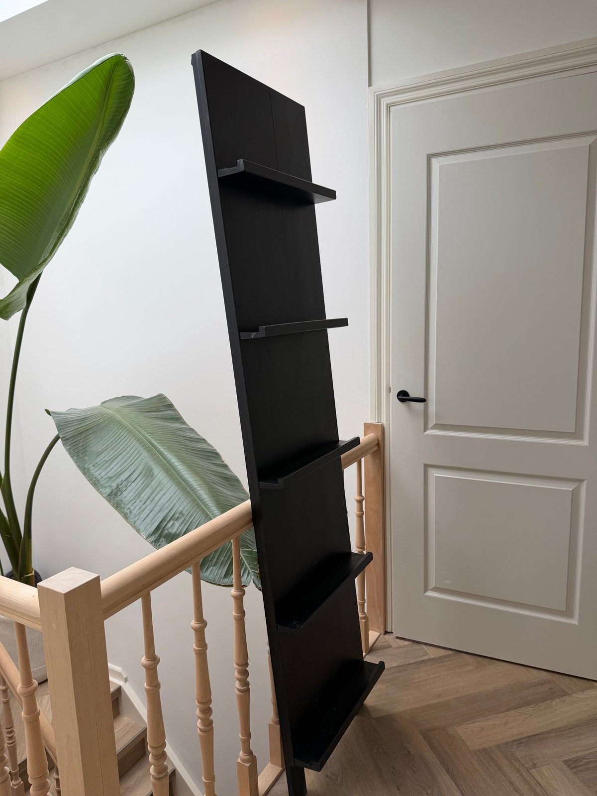 Zwart (off-black) tijdschriftenrek / boekenrek VT Wonen, Ophalen, Met plank(en), Minder dan 50 cm, 200 cm of meer