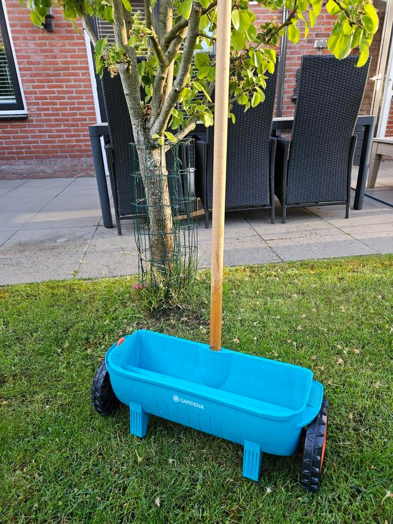 Kalkstrooier Gardena, Ophalen