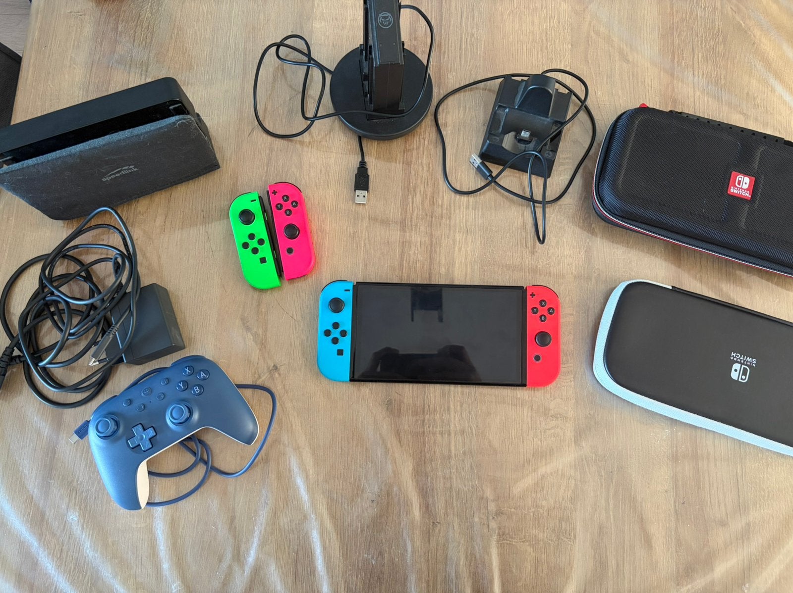 Nintendo Switch Oled, met heel veel accessoires, Spelcomputers en Games, Spelcomputers | Nintendo Switch, Ophalen of Verzenden