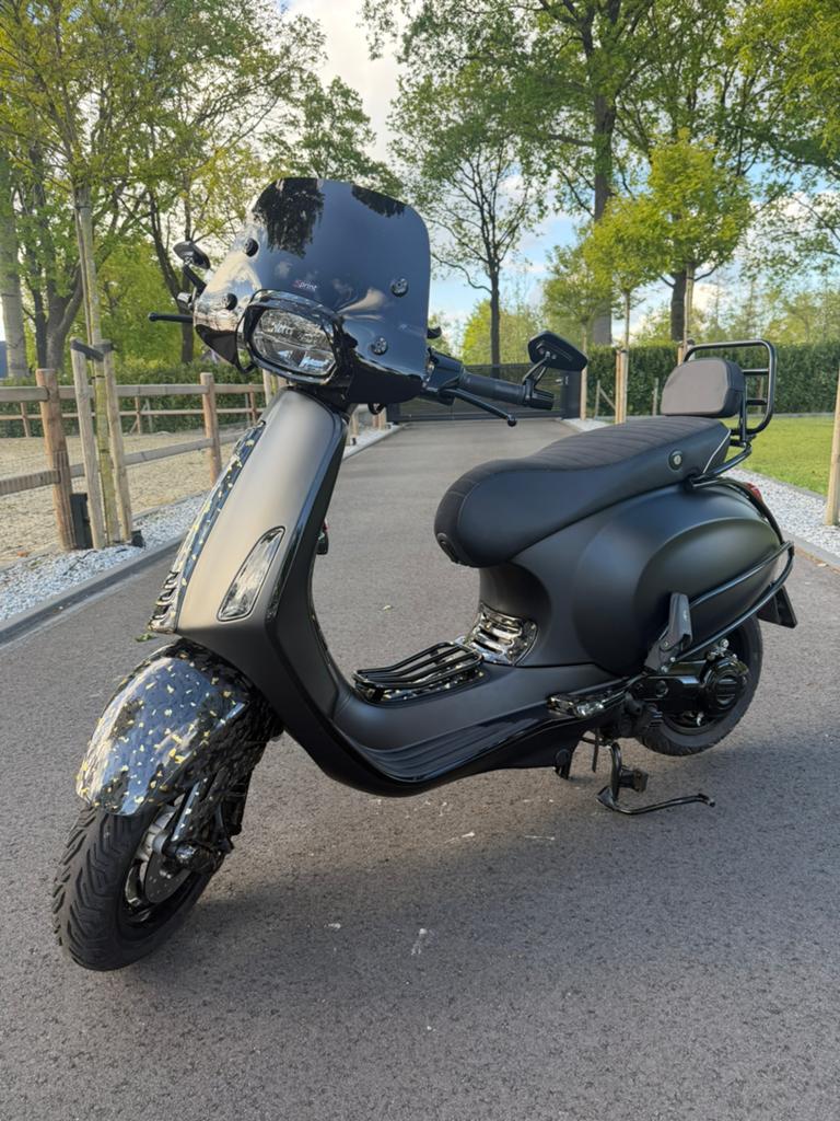 Vespa Sprint S 45 E5 Goldcarbon | Nieuwstaat | 160 km, Ophalen, Overige modellen, Maximaal 45 km/u, Zo goed als nieuw
