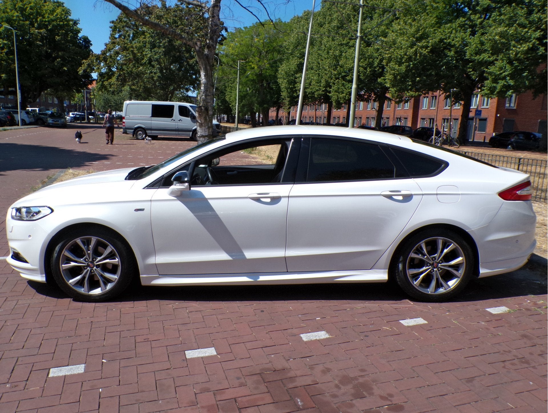 Ford Mondeo 1.5 ST Line FORD DEALER ONDERHOUDEN 165 PK N.A.P, Voorwielaandrijving, 15 km/l, Euro 6, 4 cilinders