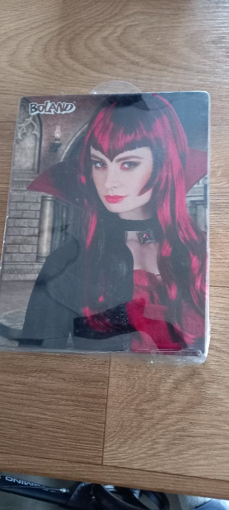 Boland vampier damespruik Nieuw., Kleding | Dames, Ophalen of Verzenden, Nieuw, Carnaval, Accessoires
