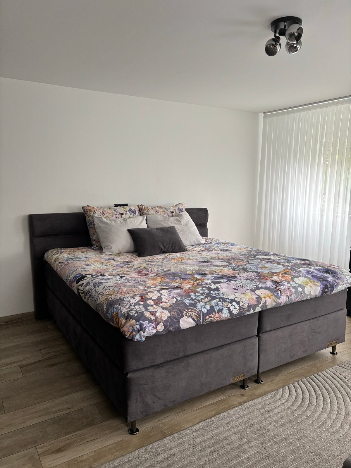 Hälsing Boxspring 200x210 - Zonder topper, Ophalen, 210 cm, Tweepersoons, Zo goed als nieuw