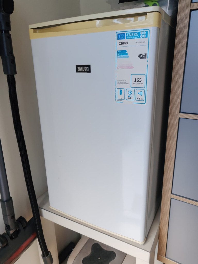 Zanussi vriezer 63 liter compact tafelmodel, Minder dan 60 cm, Zo goed als nieuw, Inbouw, Ophalen