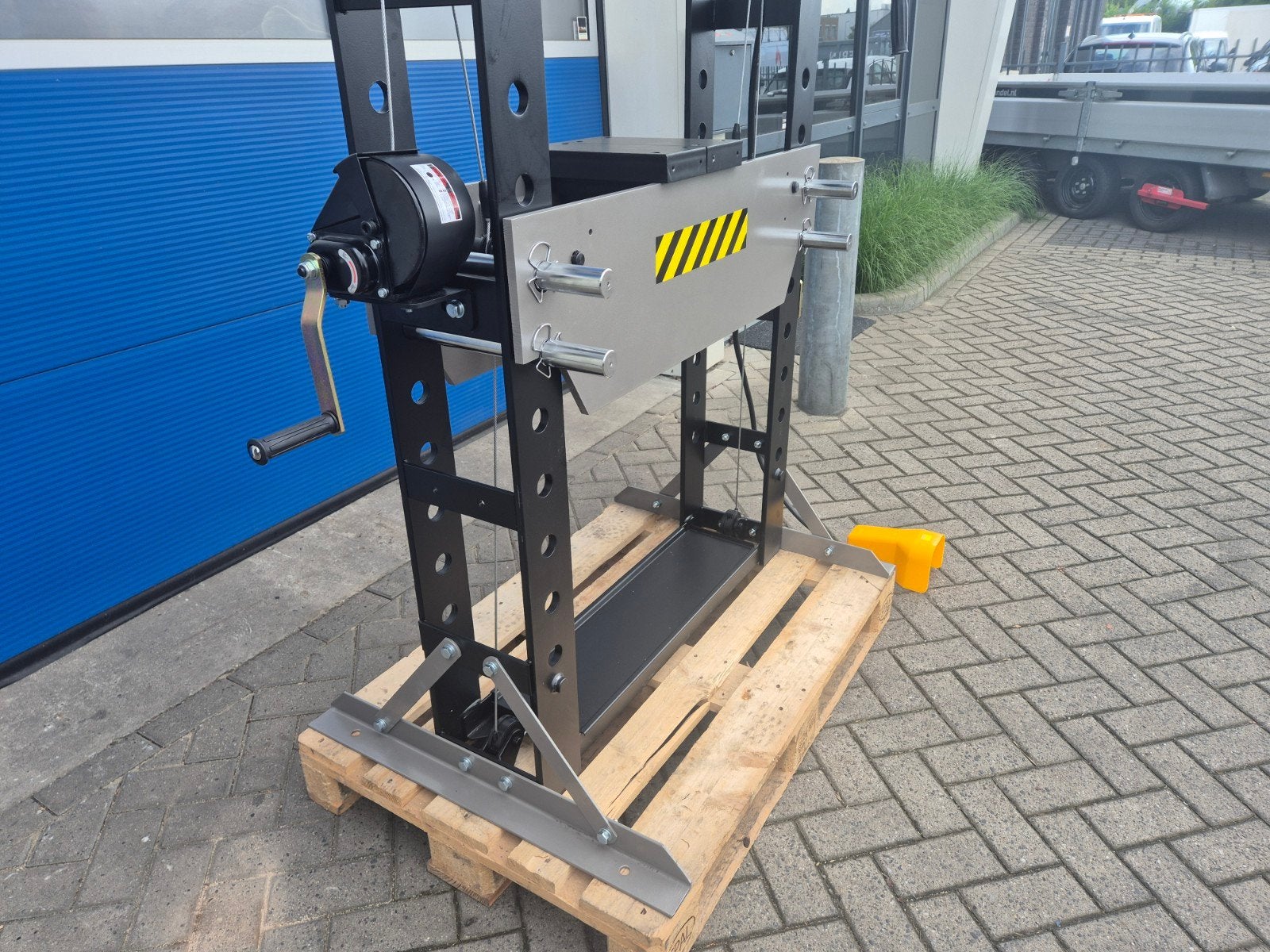 Foto 8 van RODCRAFT Werkplaatspers Hydro-pneumatisch 75 TON NU ACTIE!