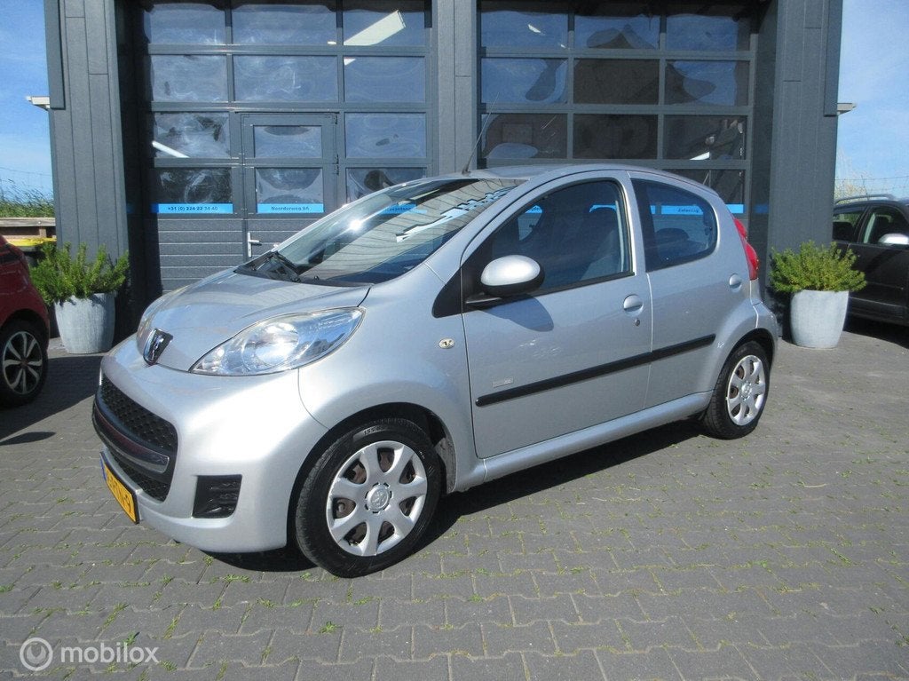Peugeot 107 1.0-12V Millesim 200 70dkm! 5drs Airco Automaat, Auto's, Euro 5, Gebruikt, Zwart, 4 stoelen