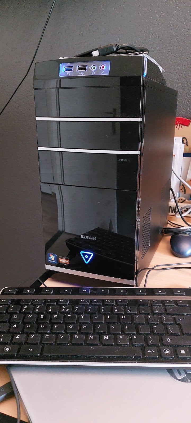 Medion Akoya Desktop PC met monitor en toetsenbord, Ophalen