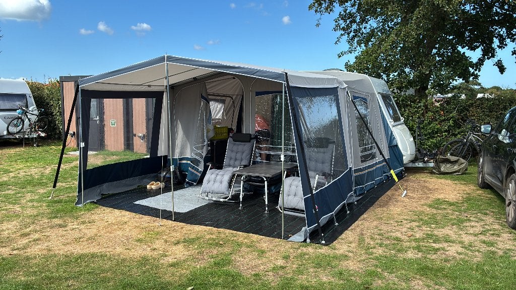 Caravelair caravan met nieuwe luifel en fietsdrager, Luifel, Dwarsbed, Treinzit, Tot en met 3