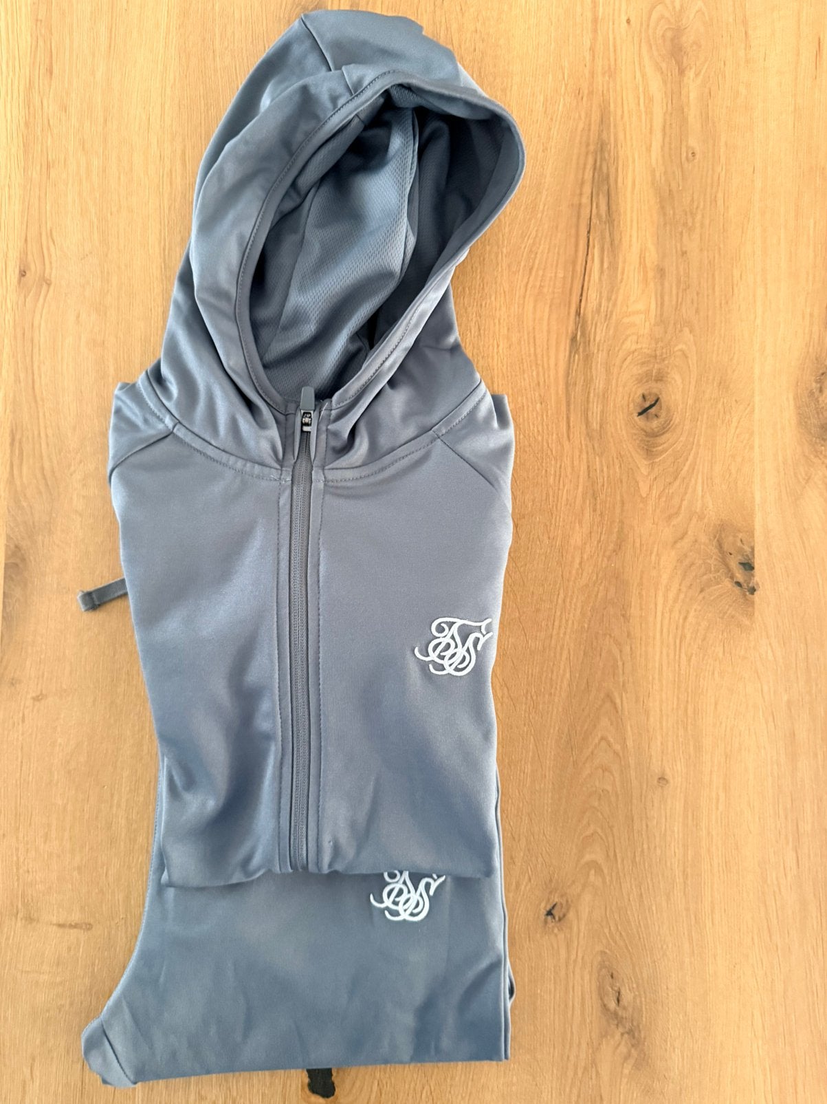 Siksilk trainingspak 13/14, Kinderen en Baby's, Kinderkleding | Maat 158, Ophalen of Verzenden, Zo goed als nieuw, Jongen, Setje